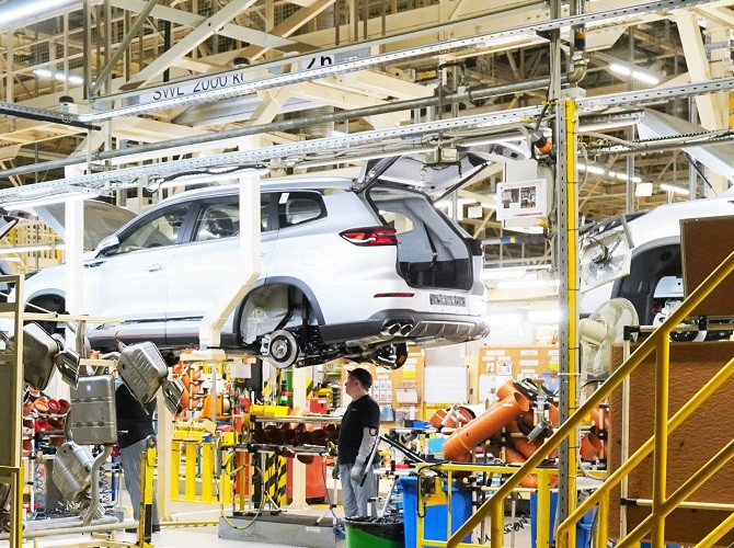 «Автозавод Санкт-Петербург» приостановил конвейер на три недели: персонал ушёл в корпоративный отпуск