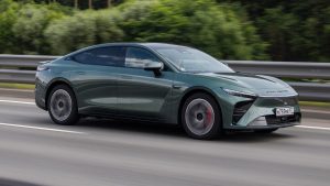 Exlantix ES разогнался до 100 км/ч за 3,7 с на треке в Кувейте и готовится к заездам на Moscow Raceway