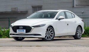 Mazda3 Axela вышла на рынок Китая: цены от 1 млн рублей и новая телематика