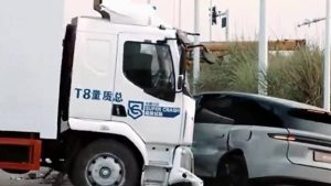 Chenglong готовит иск к Li Auto после резонансного краш-теста электрокроссовера i8 с тяжёлым грузовиком