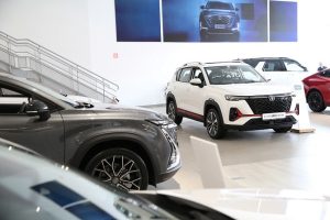 Автостат: в июне продажи новых автомобилей в России рухнули на 28% — дилеры винят высокую ставку и сезон отпусков