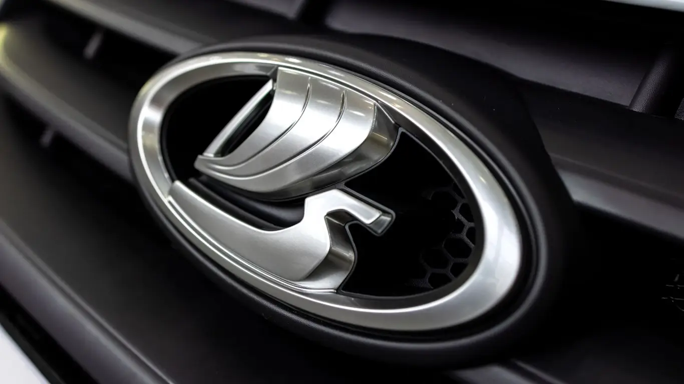 Обновлённая Lada Vesta Sport впервые показана на фото: универсал с 17-дюймовыми колёсами выходит на финишную прямую