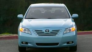 В России выставили на продажу «капсулу времени» Toyota Camry 2008 года — просят дороже новой