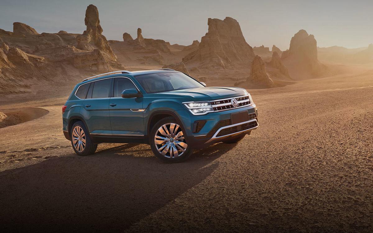 В России вновь стартовали продажи обновлённого кроссовера Volkswagen Teramont: цены от 5,75 млн рублей