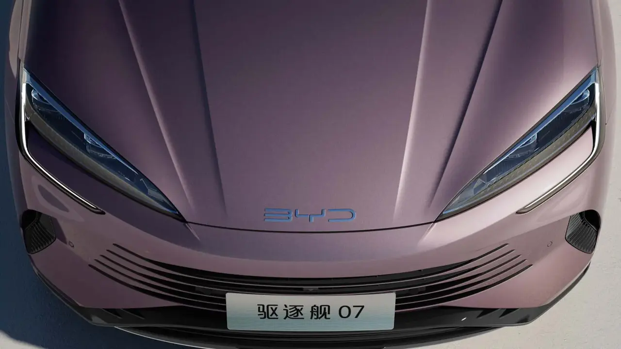 BYD возглавила рынок электромобилей и гибридов в семи странах за первые шесть месяцев 2025 года