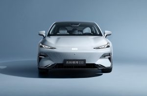 В Беларуси подешевел пятиметровый электроседан Geely E8: базовая версия стала дешевле Lada Aura