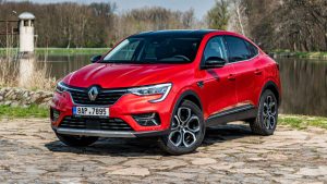 В России снова появились новые Renault Arkana — цены стартуют с 2,2 млн рублей