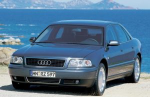 В России выставили музейный Audi A8 D2 2000 года: 4600 км пробега и V8 за 12,5 млн рублей