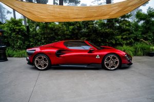 Alfa Romeo 33 Stradale дебютировала в Калифорнии: все 33 экземпляра суперкара уже раскуплены