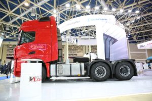 Продажи седельных тягачей и самосвалов в России обвалились на 70% и 62% по итогам I полугодия 2024 года
