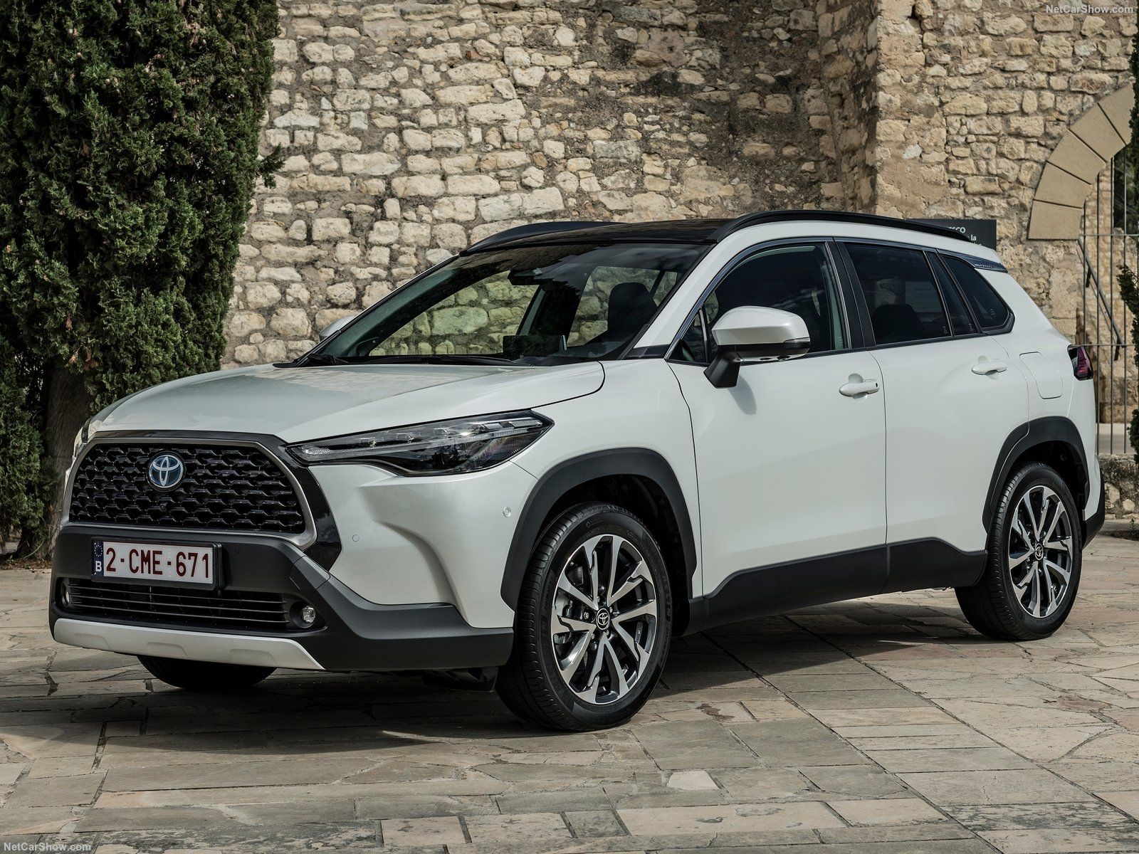 Toyota Corolla Cross снова доступна в России по параллельному импорту — от 1,94 млн руб.