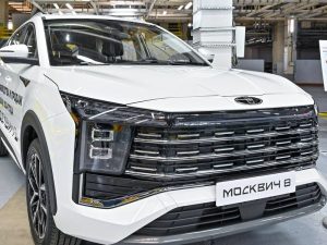 В России продан первый «Москвич 8»: модель переходит от предзаказов к реальным покупателям
