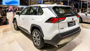 Укрепление рубля сбило цены: BMW X3, Toyota RAV4 и Toyota Highlander в России подешевели на 20%