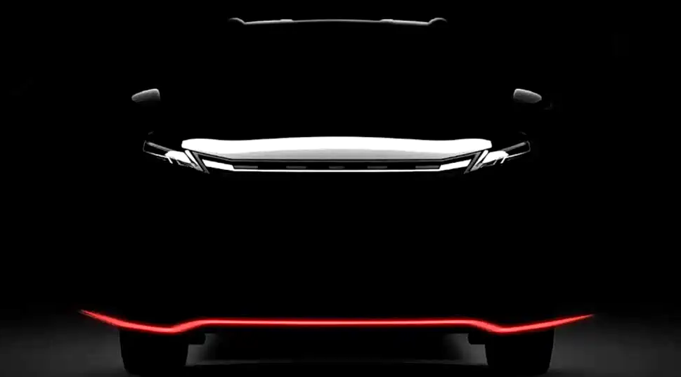 Первые официальные снимки Nissan X-Trail Nismo раскрыли облик спорткроссовера перед премьерой