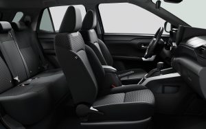 Toyota Raize добралась до России: субкомпактный кроссовер стартует с 2 000 000 рублей