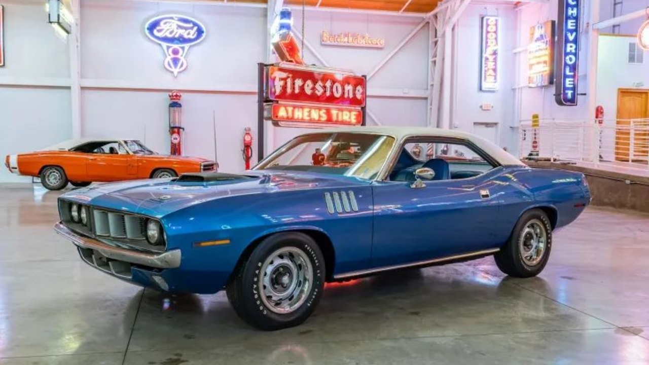 В подвале обнаружен уникальный Plymouth Hemi ’Cuda 1971 года с заводским 426 Hemi