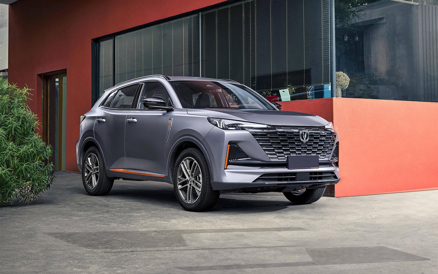 Changan снизил цены на модели 2025 года в России: скидки до 450 тыс. рублей