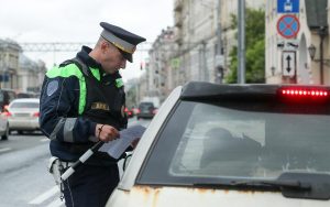 Ездить на автомобиле умершего до оформления наследства запрещено: штрафы могут достигать 15000 рублей