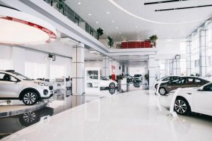 Опасные фразы в автосалоне: эксперты рассказали, когда отказ от сделки спасёт от уголовного дела и потери машины