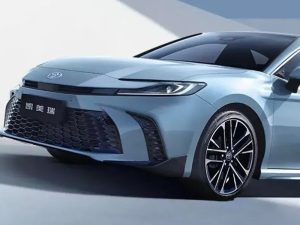 Toyota вернулась в российский топ-10: дилеры продают RAV4, Camry и Land Cruiser по параллельному импорту