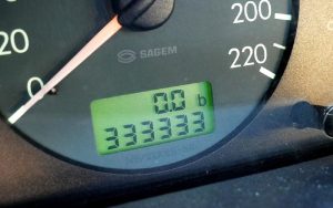 Шапарин: попытка запретить «скрутку» пробега отдельным законом приведёт к монополии дилеров и росту цен