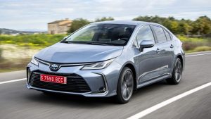 Toyota Corolla вернулась в Россию по параллельному импорту: цены стартуют с 1,7 млн рублей