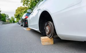 BMW возглавила рейтинг машин, с которых в 2025-м чаще всего воруют запчасти — статистика страховщиков