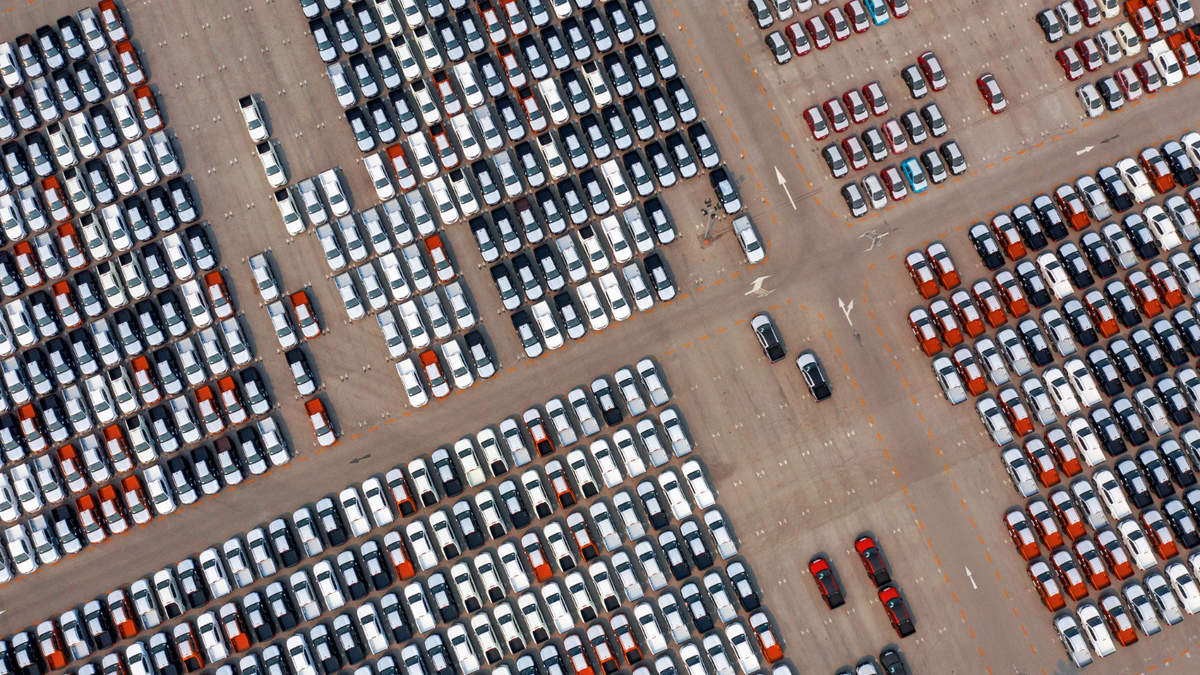 Китай экспортировал более четверти выпущенных автомобилей: поставки выросли на 33% за девять месяцев 2025 года