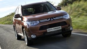 Владельцы Mitsubishi Outlander жалуются на шум, коррозию и вариатор, но ценят простор и надёжность