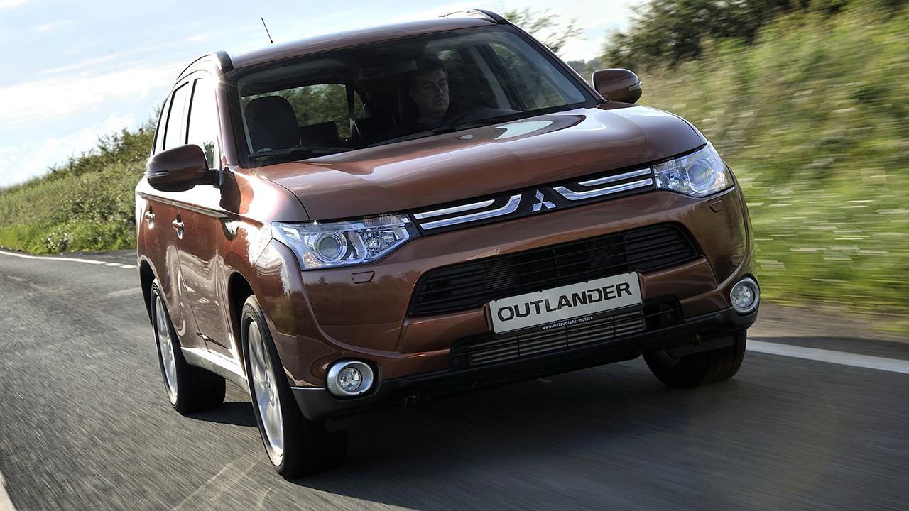 Владельцы Mitsubishi Outlander жалуются на шум, коррозию и вариатор, но ценят простор и надёжность
