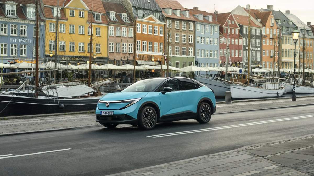 Первый тест нового Nissan Leaf: до 600 км хода и купе-силуэт вместо классического хэтча