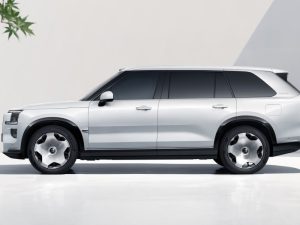 В Китае сфотографировали мини-копию Zeekr 9X: электромобиль Lao Tou Le стоит всего 46 тысяч рублей