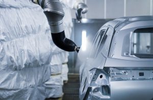 Марка TENET вошла в топ продаж в России, но запуск четвертой модели отложен до 2026 года