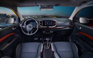 В России стартовали продажи компактного кроссовера Kia KX1 по цене от 1,5 млн рублей