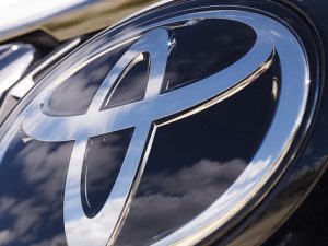 SEMA 2025: Liberty Walk превратил Toyota Land Cruiser LC250 в агрессивный шоу-кар на 24-дюймовых дисках