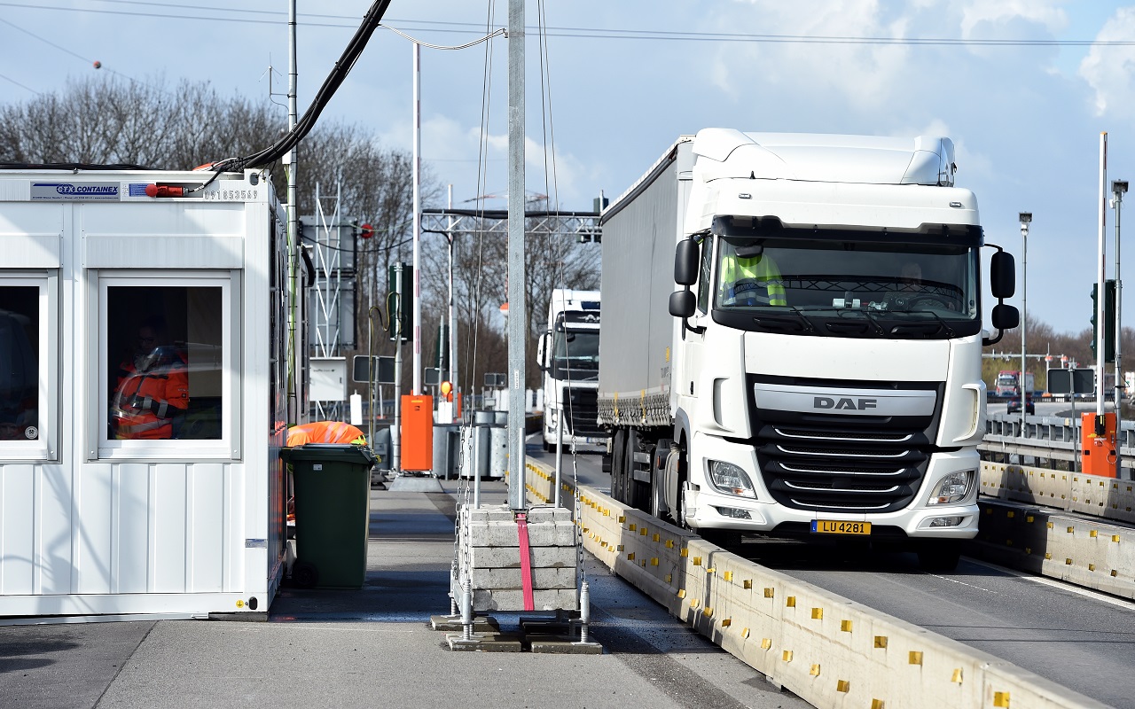 Перегруз автомобиля в 2026 году: какие штрафы грозят водителям и владельцам ТС