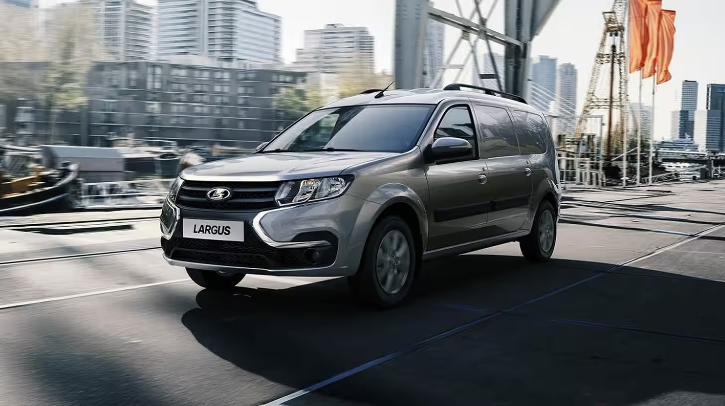 АвтоВАЗ пересмотрел цены на фургоны Lada Largus и Niva Legend: подорожание и скидка до 171 тыс. рублей