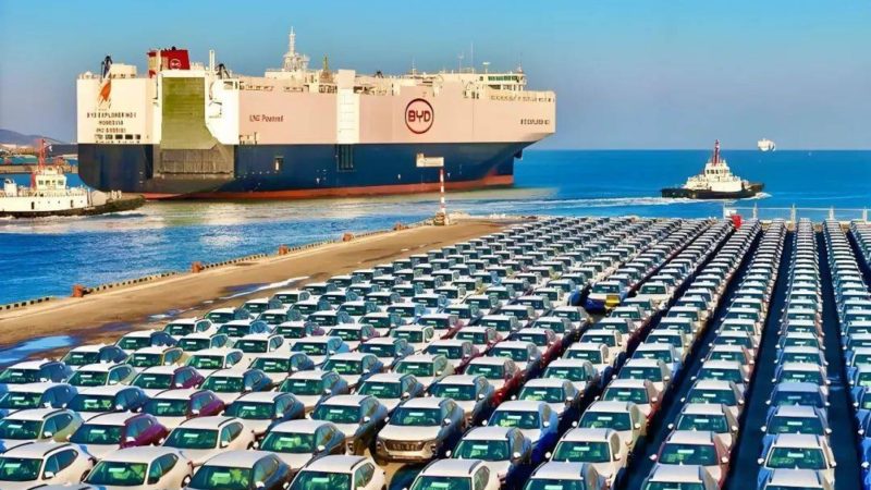 BYD увеличила экспорт легковых авто на 313% и приблизилась к миллионной цели 2025 года