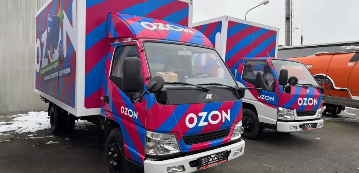 Ozon пополнил курьерский парк 200 фургонами Ambertruck JL на шасси «Автотора»