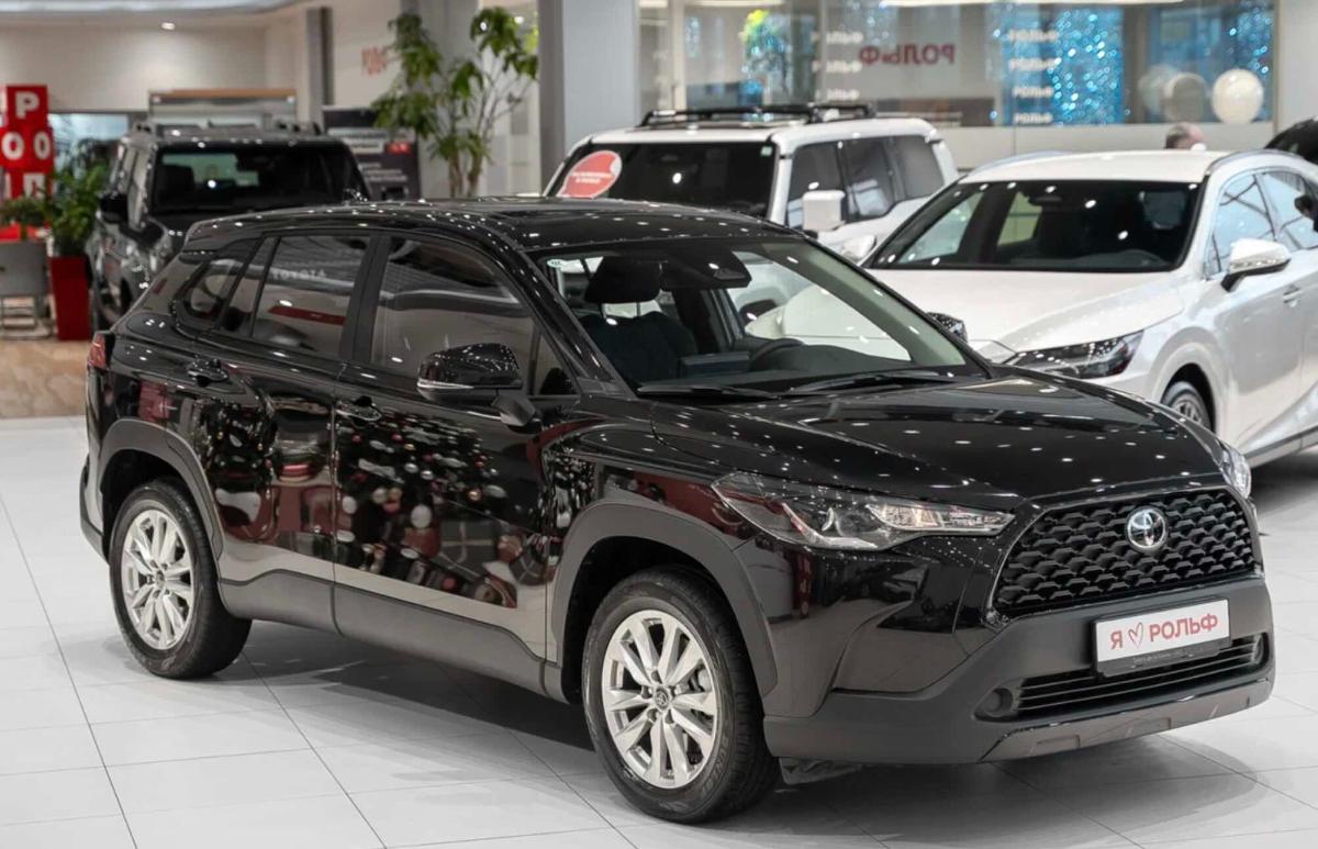 В России стартовали продажи кроссоверов Toyota Yaris Cross по цене от 1,65 млн рублей