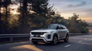 В Москве показали обновлённый кроссовер Jaecoo J7 для России с новым дизайном и моторами до 186 л. с.