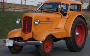 Редкий «комфортрактор» Minneapolis-Moline UDLX 1938 года показали на видео