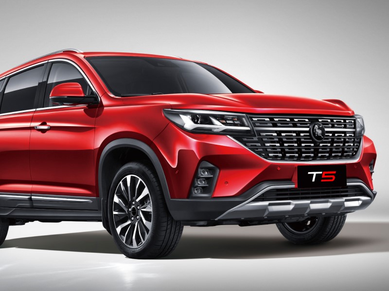 Белорусский бренд Zubr под ударом: клиенты остались без машин, силовики проверяют дилера