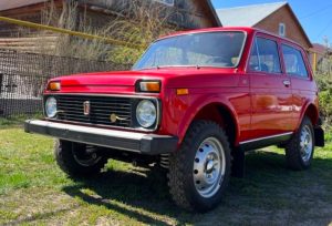 На российских дорогах заметили редкий кабриолет Lada Niva Rodeo проекта «Родео»