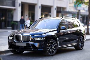 В России возобновили выпуск кроссоверов BMW X7 на «Автоторе»: названы цены и комплектации