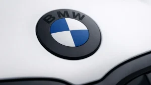 BMW с февраля 2026 года перейдёт на обновлённый логотип без хрома и глянца