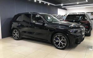 Дилеры обходят стороной новые BMW X7 калининградской сборки из‑за юридических рисков