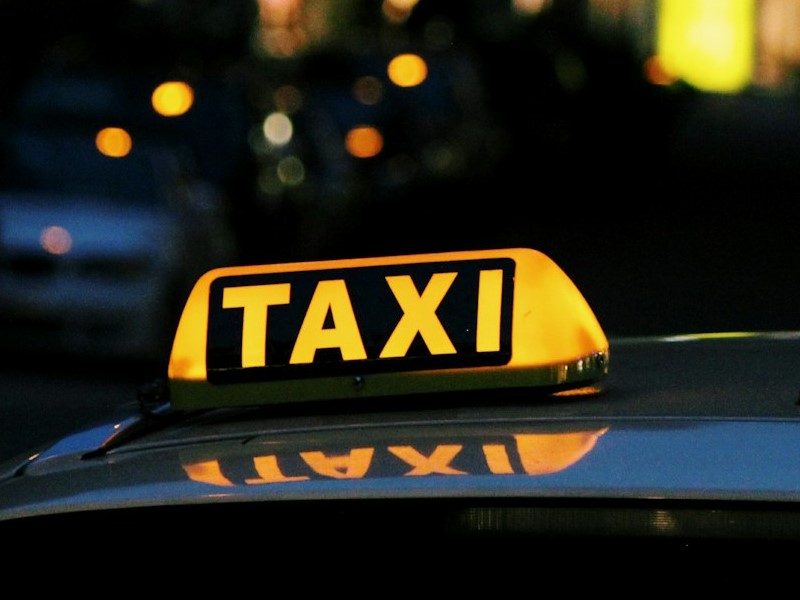 Новые требования к такси ударят по регионам: до 80% водителей-частников рискуют уйти с рынка