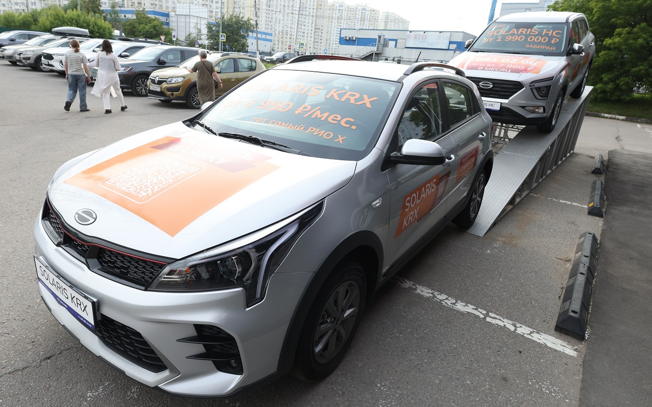 Эксперт: складских запасов автомобилей Solaris в России может хватить лишь до конца 2026 года